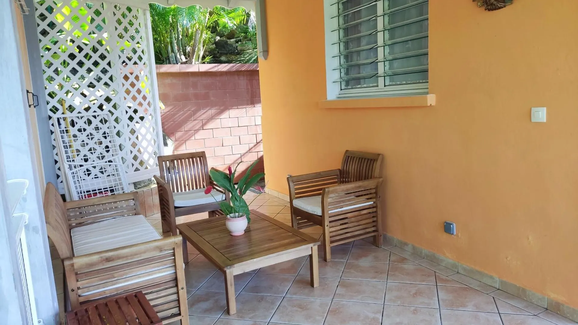 Bungalow With Sea View In Deshaies
